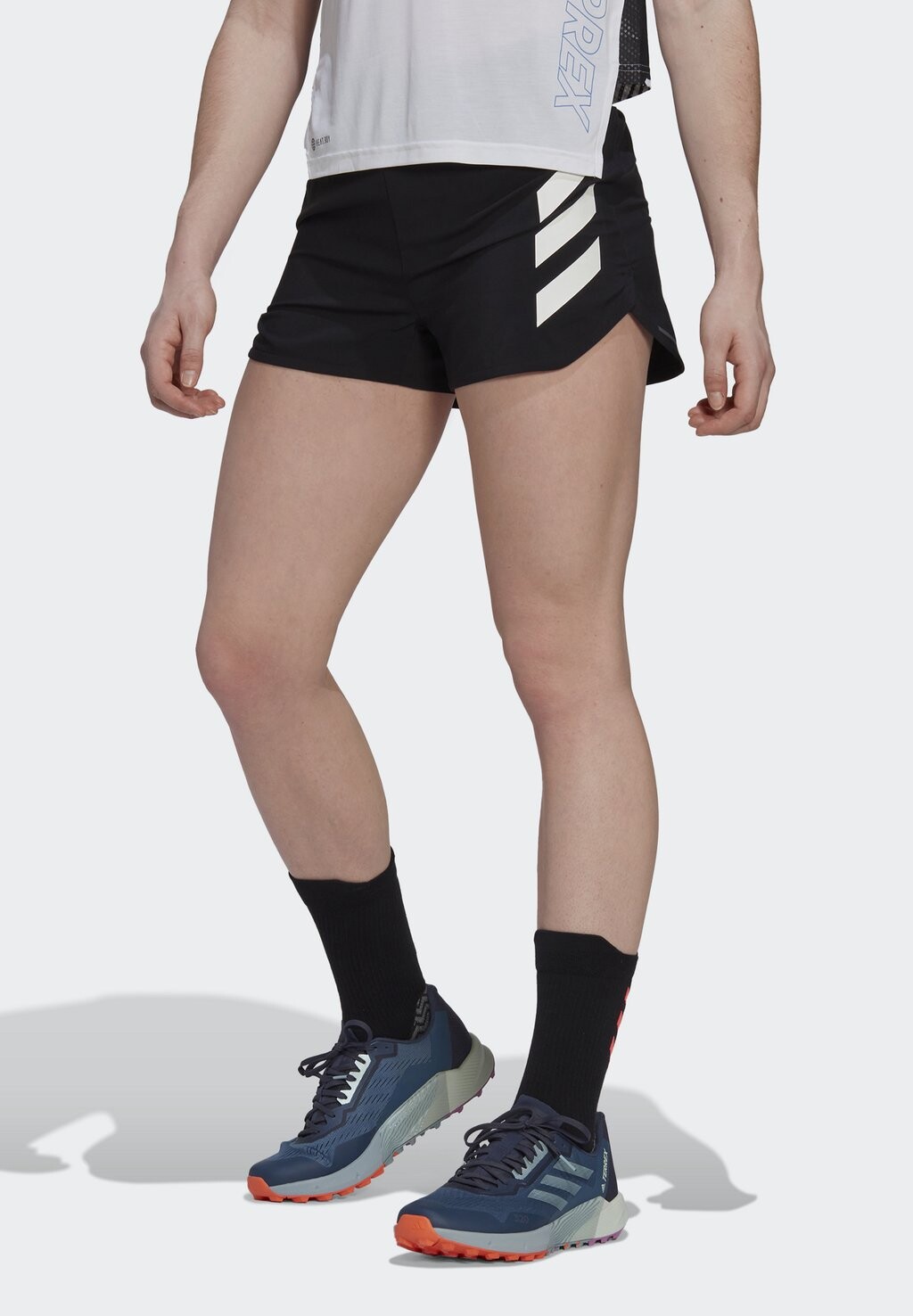 

Спортивные шорты Adidas, черный