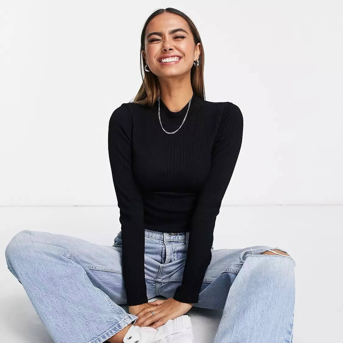 

Водолазка Stradivarius Semi Neck Seamless Jersey, черный