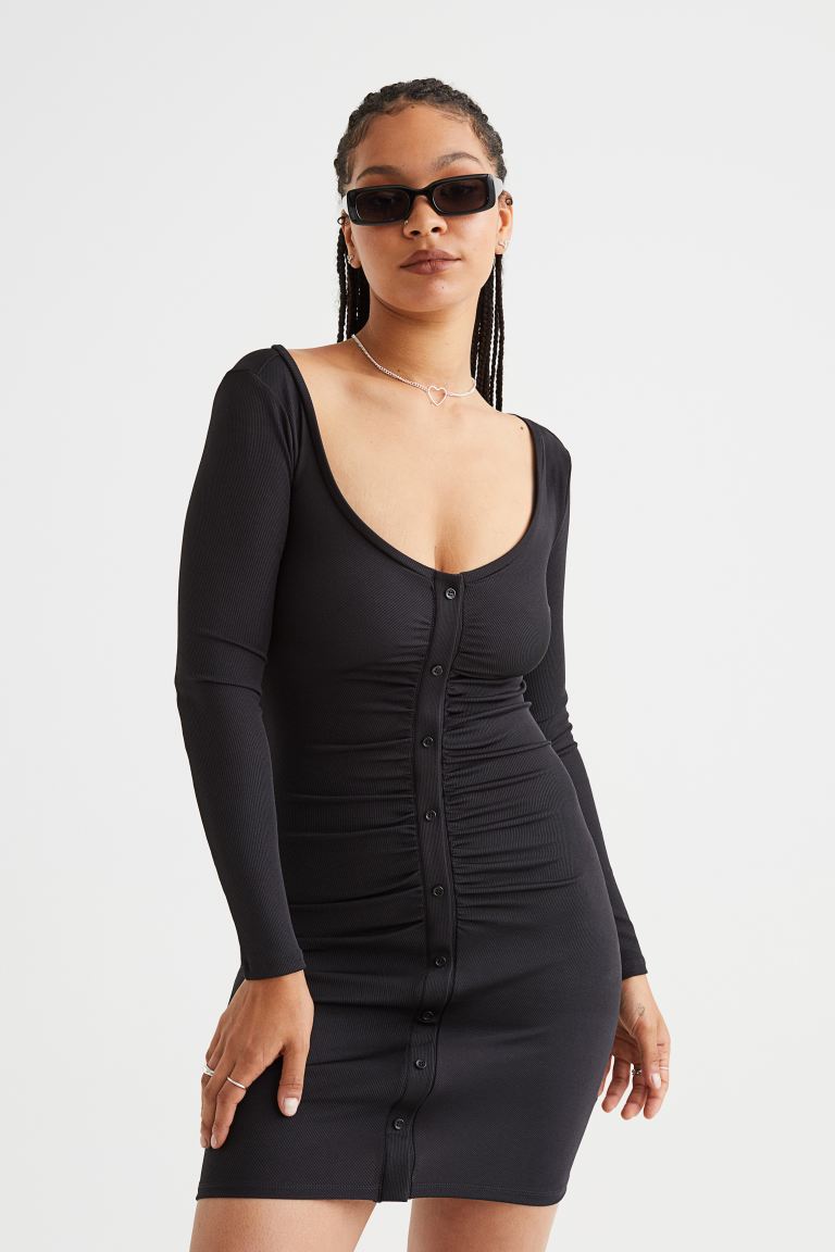 Платье с пуговицами спереди H&M, черный платье пуловер короткое в полоску длинные рукава s черный