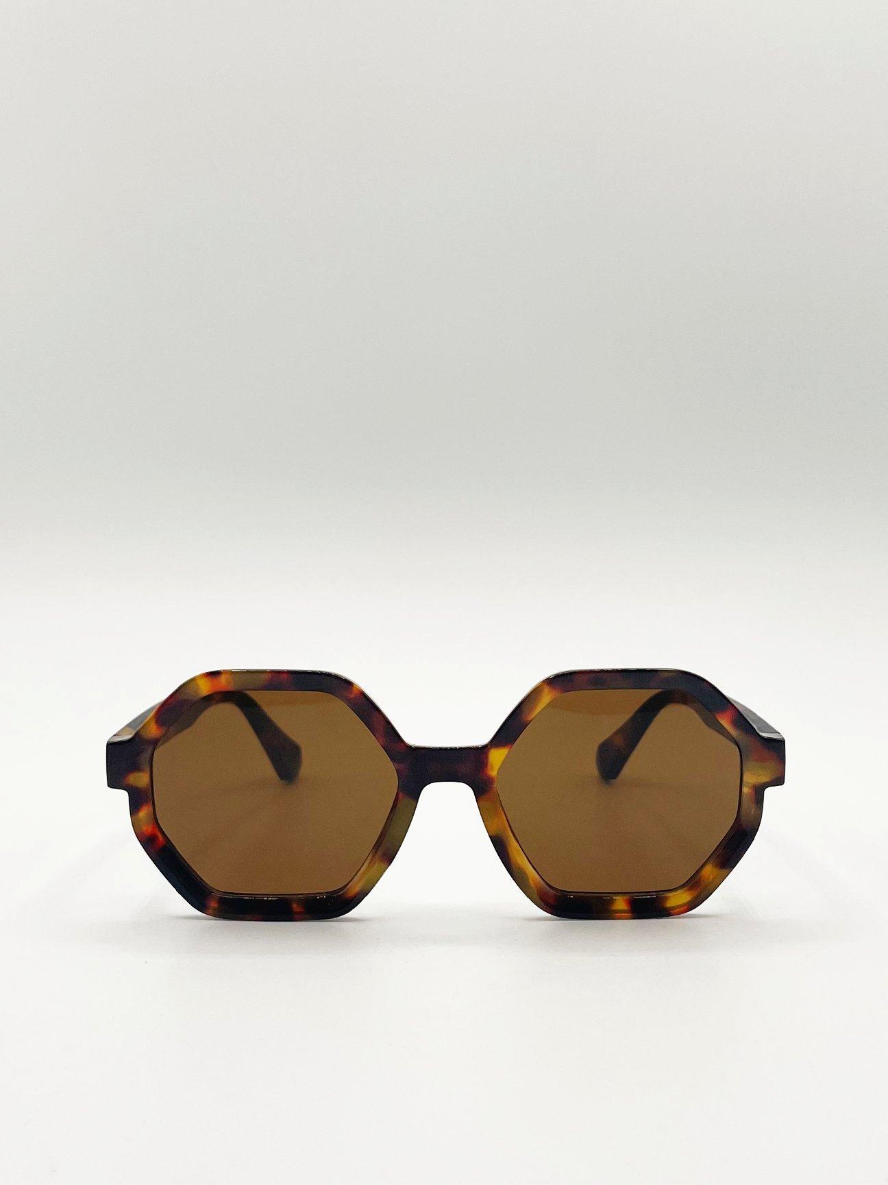 цена Крупные солнцезащитные очки в шестиугольной оправе черепаховой расцветки SVNX, коричневый