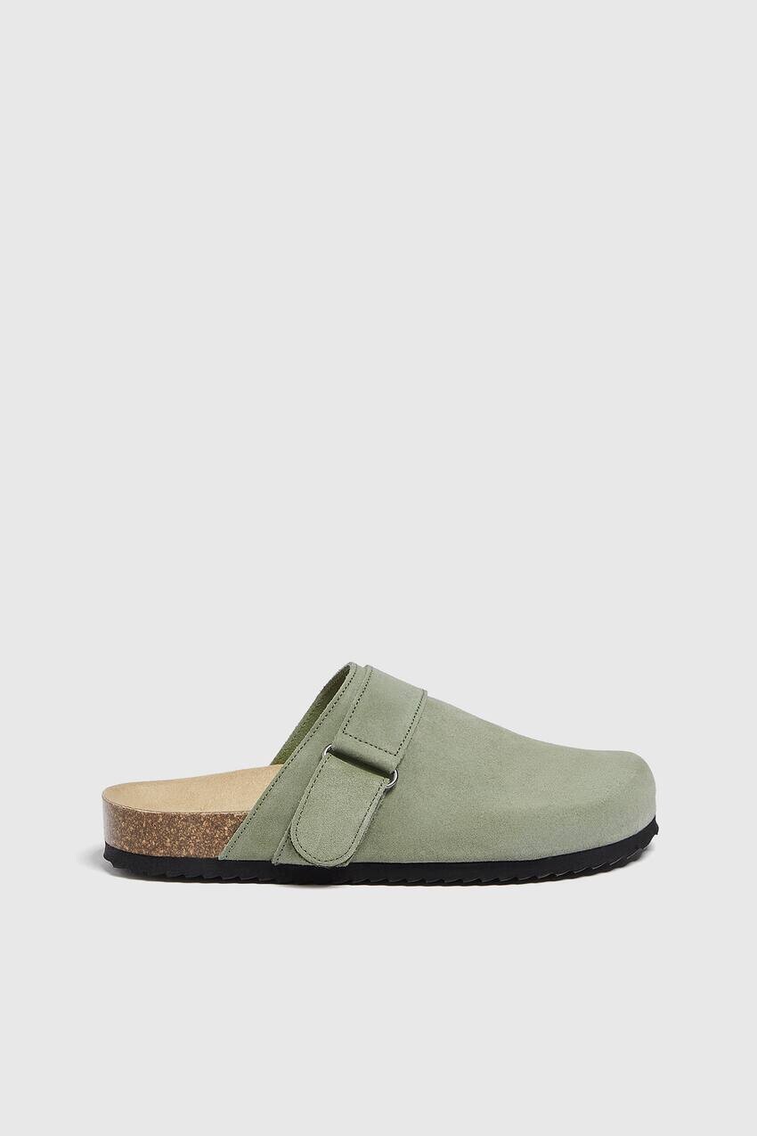 

Тапочки-клоги из кожи Pull&Bear, зеленый