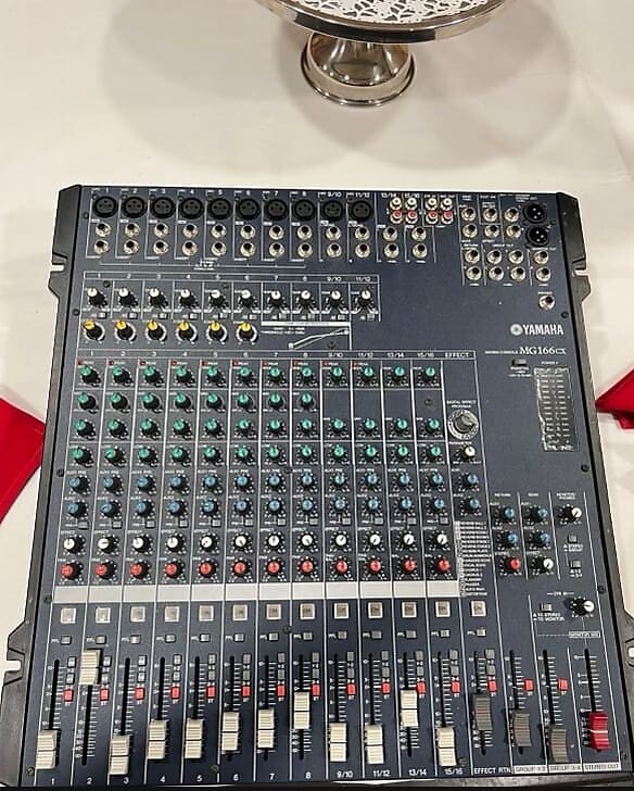 

Yamaha MG166CX 16-канальный микшер с эффектами компрессии MG166CX 16-channel mixer with compression effects