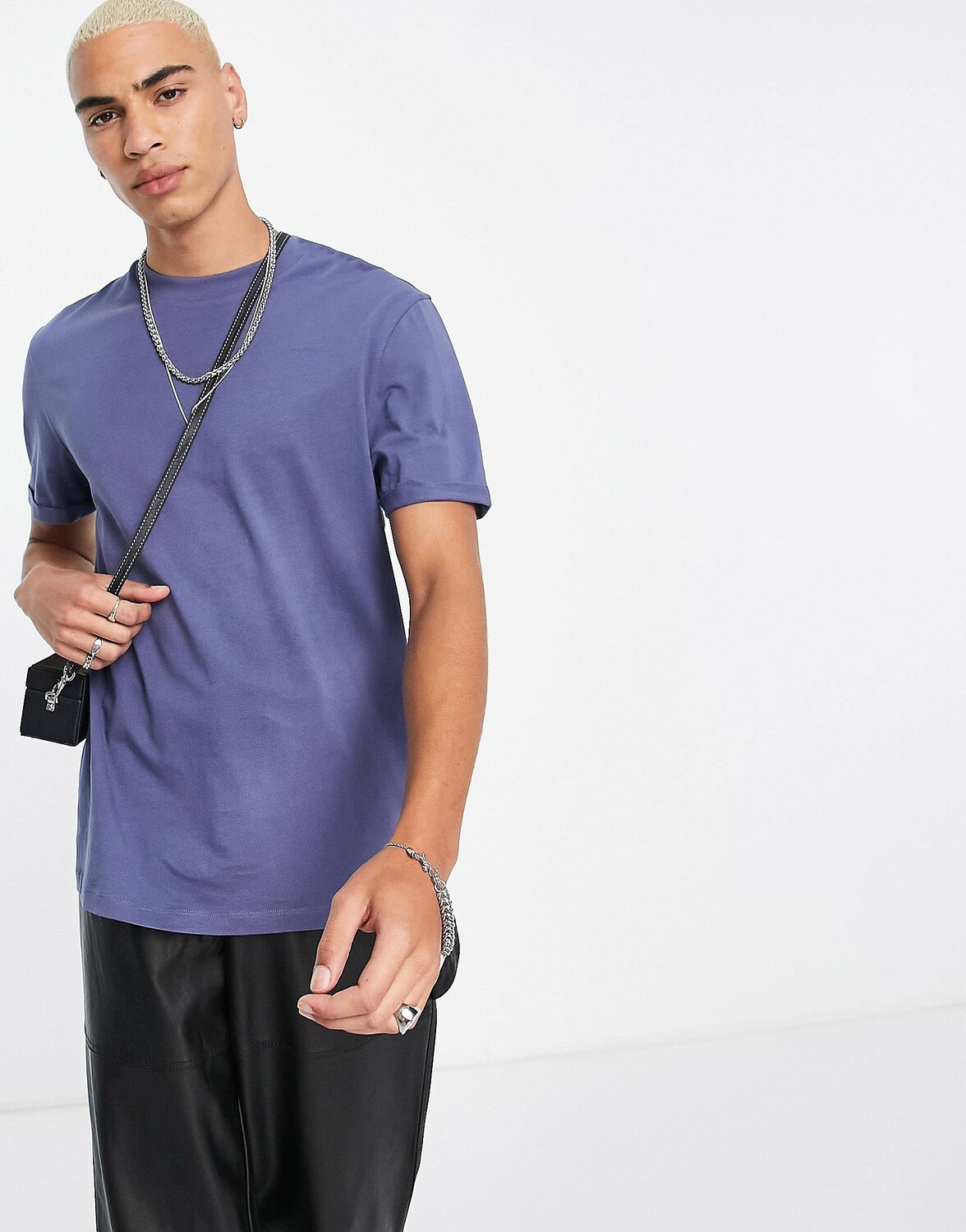 

Темно-синяя футболка с отворотами ASOS DESIGN