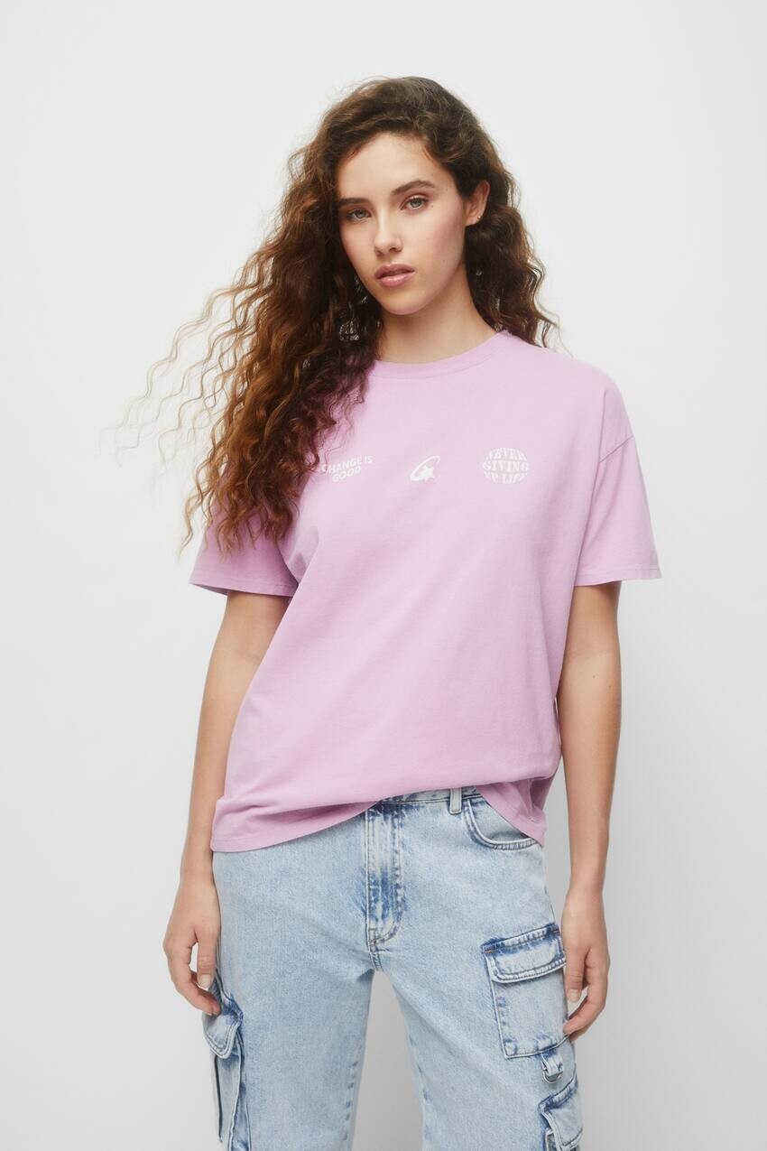 

Лиловая футболка с контрастной графикой Pull&Bear, лилово-розовый