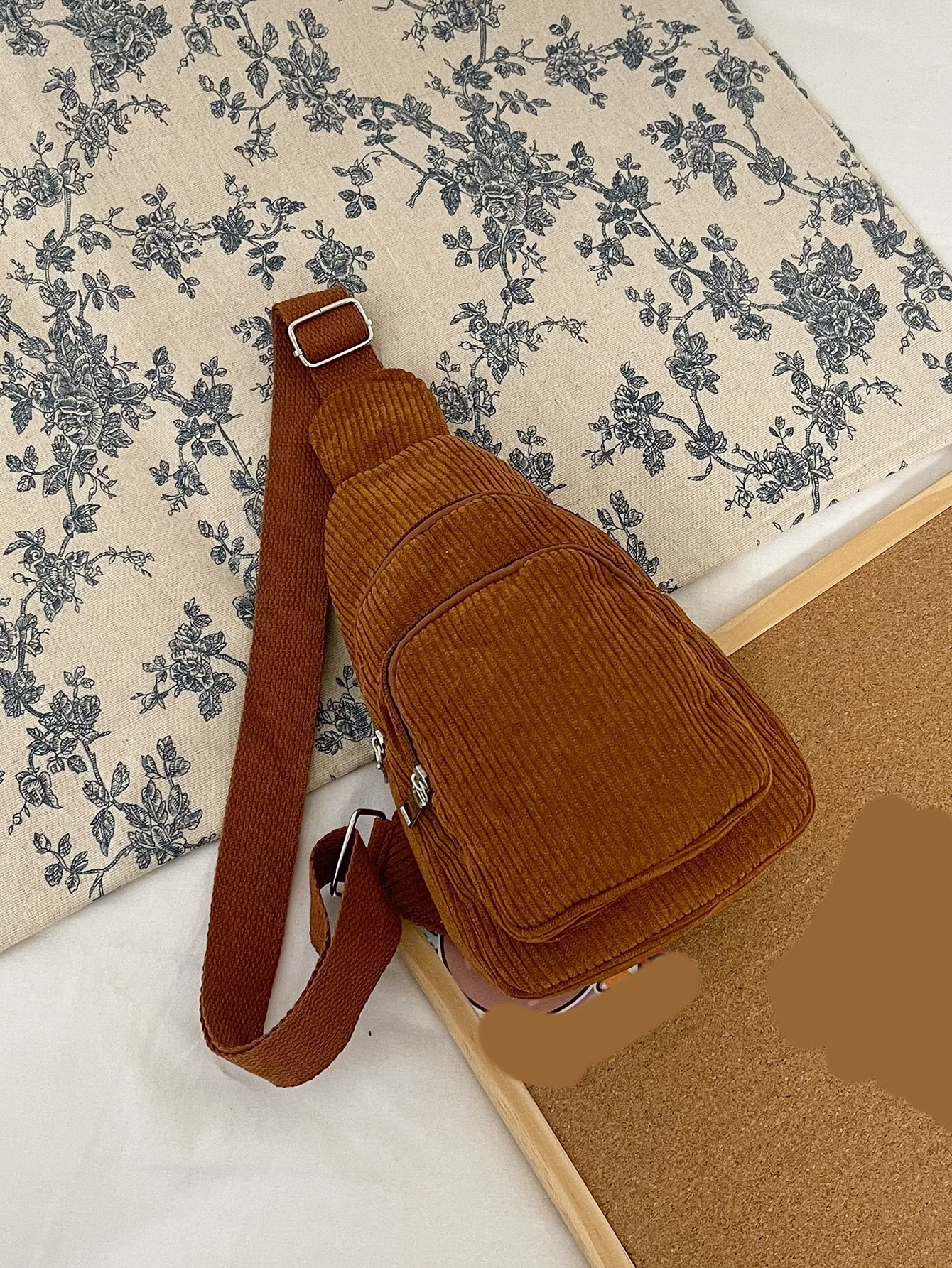 Минималистичная вельветовая сумка на ремешке, коричневый мини мужская минималистичная сумка слинг черный