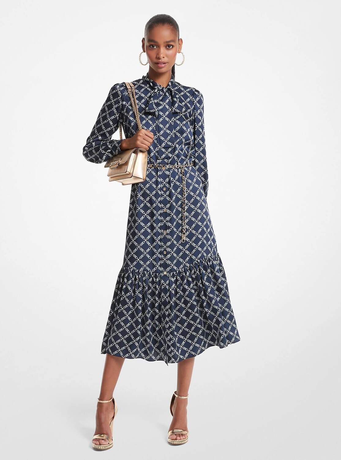 

Платье Michael Michael Kors Empire Logo Print Satin Belted, темно-синий