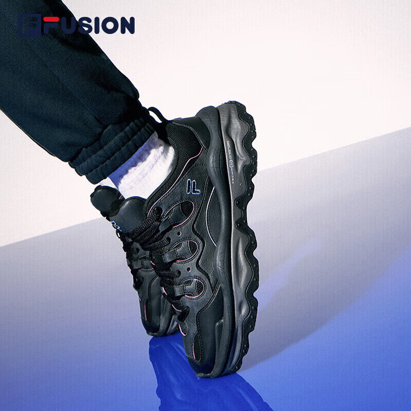 

Кроссовки женские Fila Fusion Lava QD96 на толстой подошве, черный