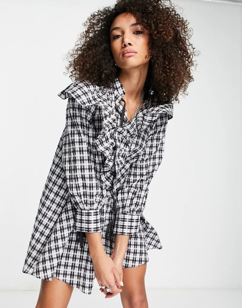 

Черно-белое мини-платье в клетку с оборками Topshop