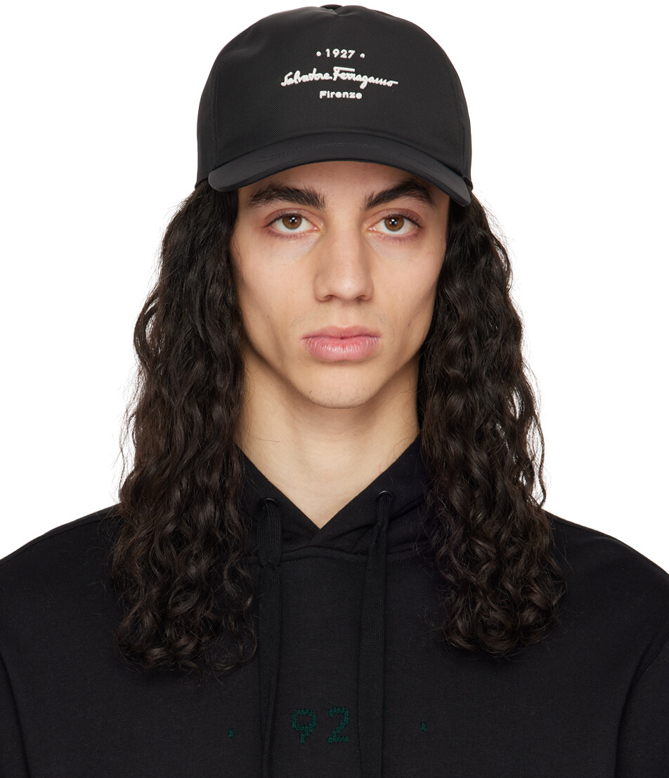 

Черная кепка Ferragamo