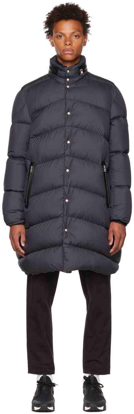 

Черный стеганый пуховик Moncler