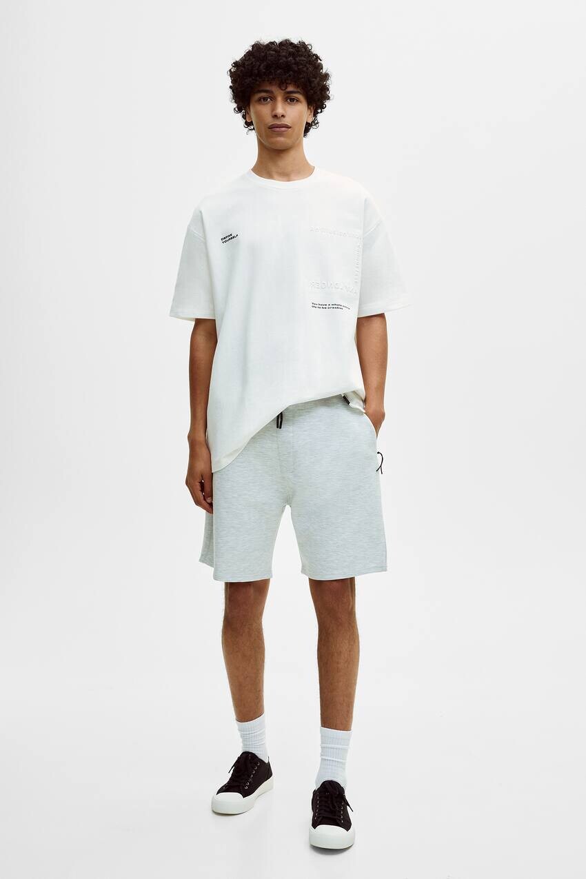 

Спортивные шорты-бермуды с карманами на молнии Pull&Bear, бледно-серый