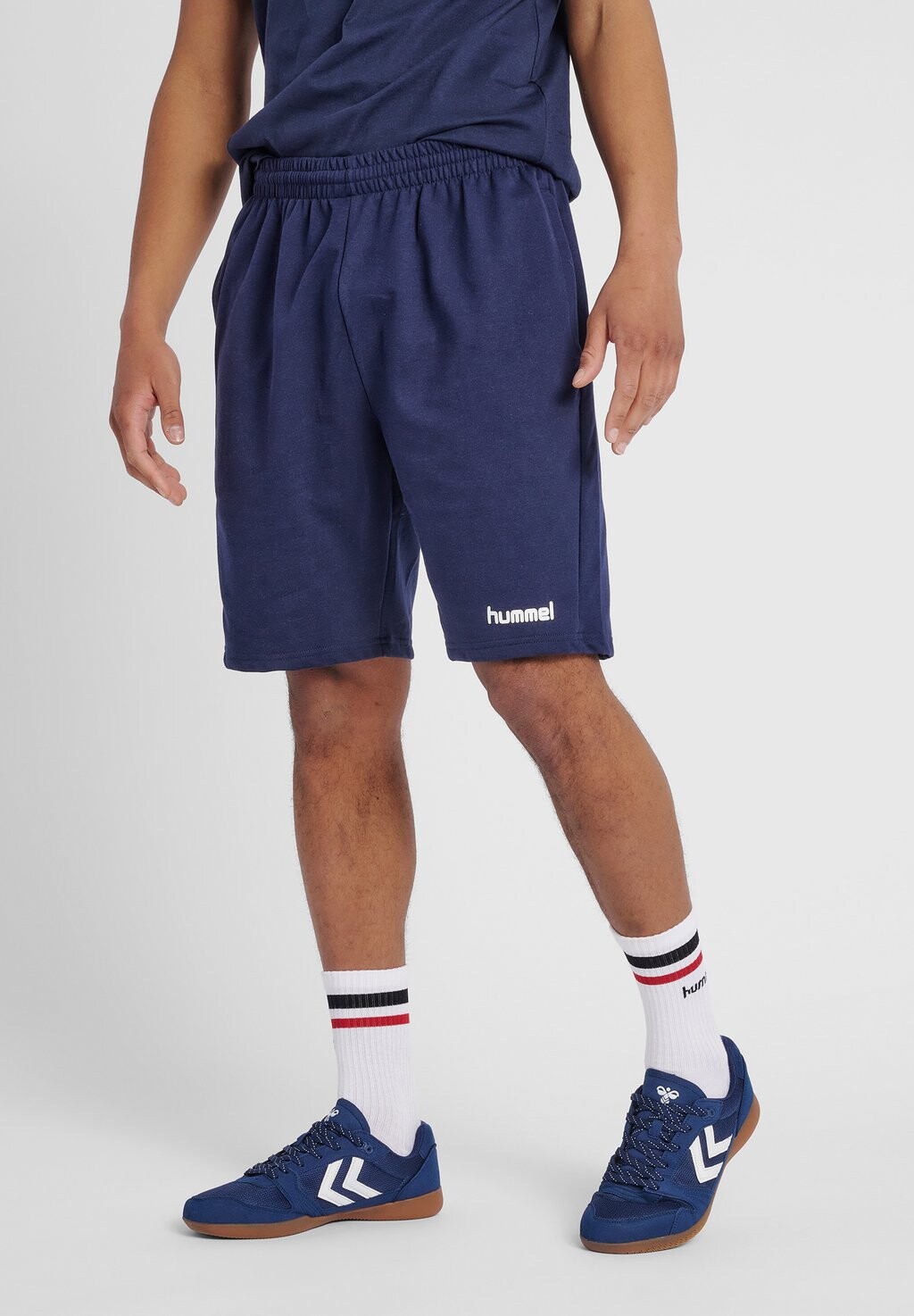 

Спортивные шорты Hummel