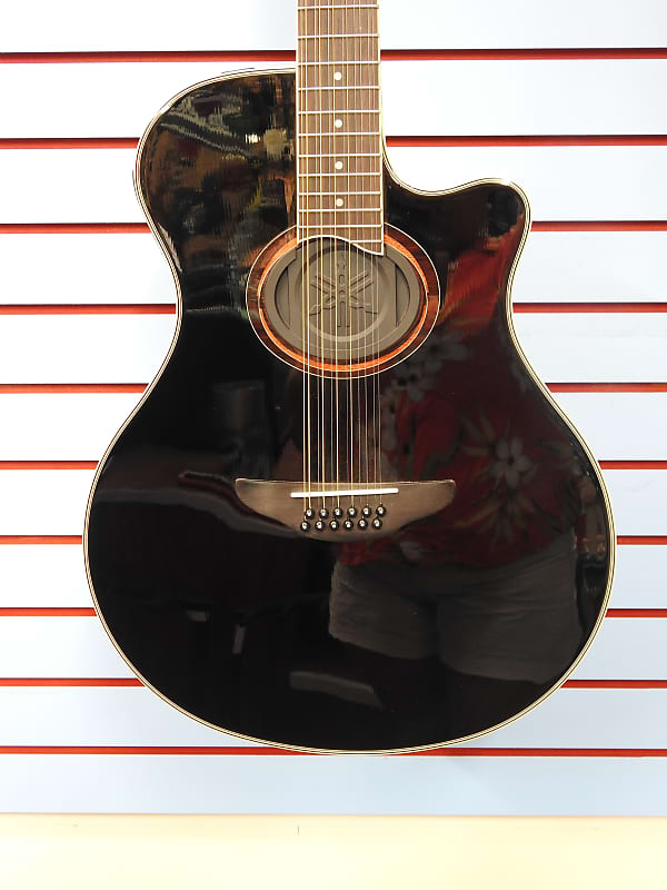 цена Гитара Yamaha APX 700