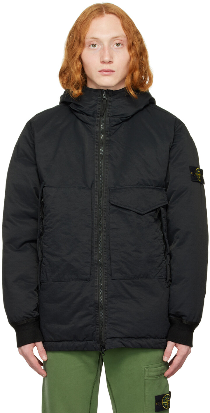 

Черный непрозрачный пуховик Stone Island