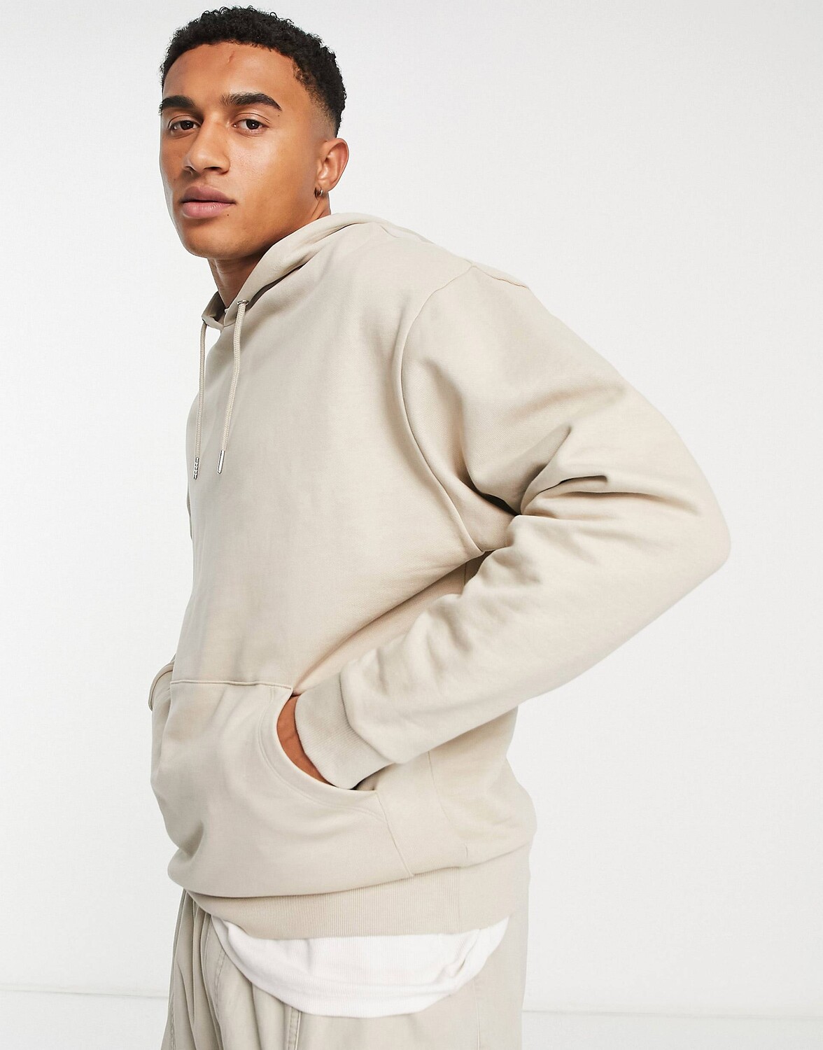 

Худи свободного кроя бежевого цвета ASOS DESIGN