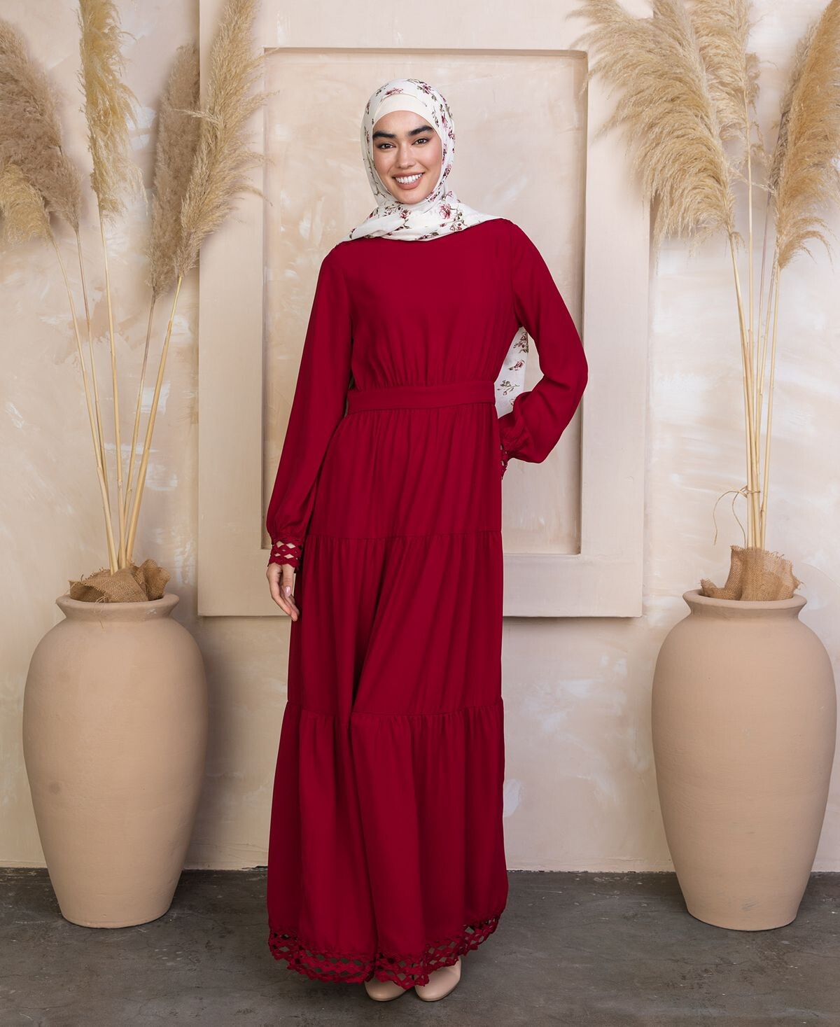 

Женское многоярусное платье макси с кружевной отделкой Urban Modesty
