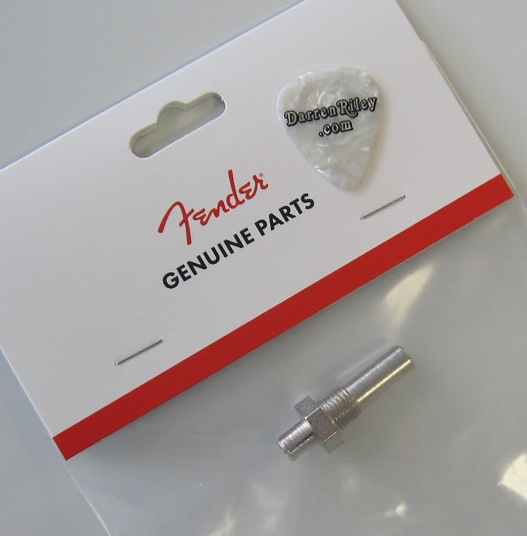 Fender American Vintage Jaguar Jazzmaster Tremolo Arm Holder Рукав США 0054471049 USA American Original Jaguar Jazzmaster Trem Arm Bushing 005-4471-000 0054471000 005-4471-049 - фото