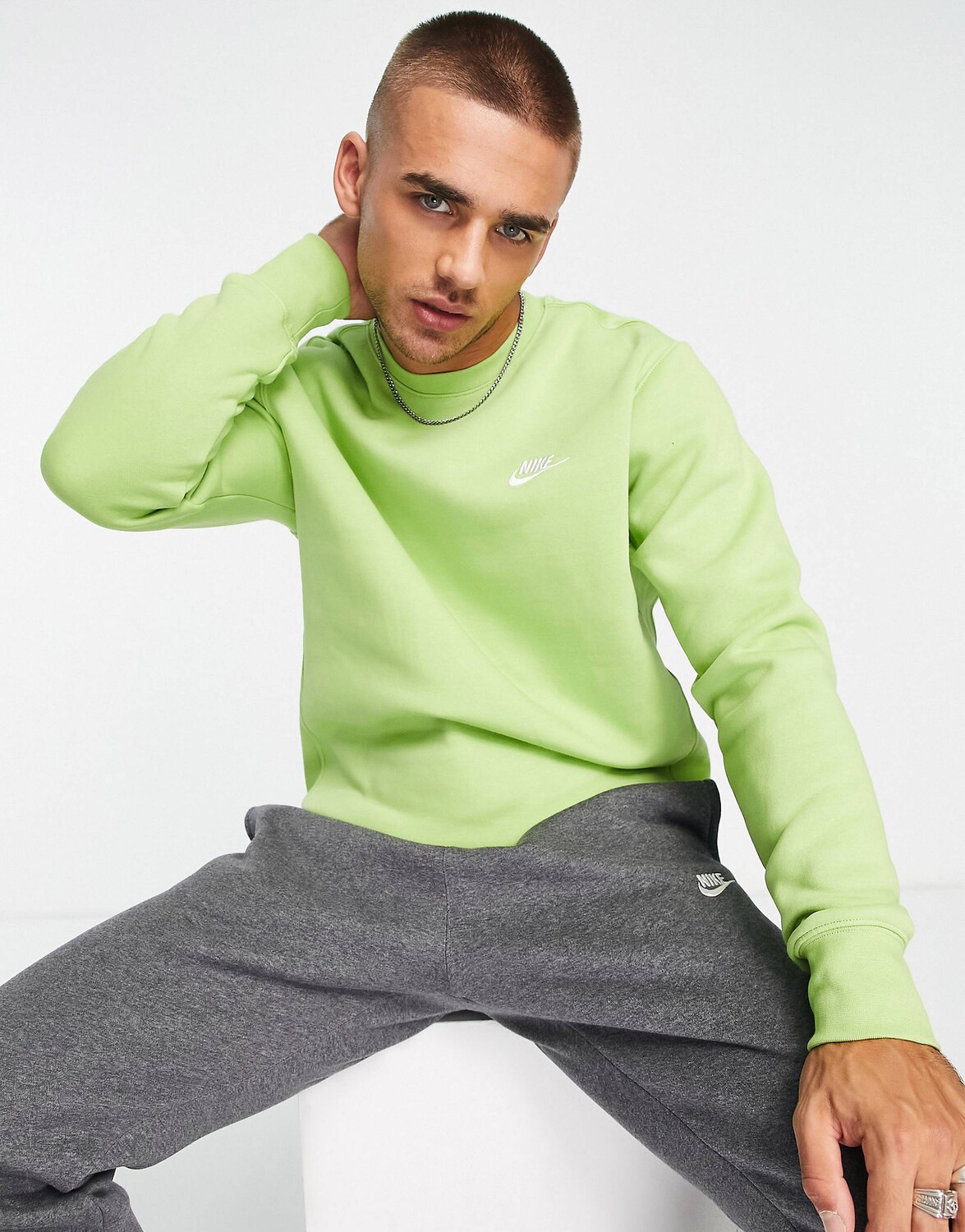 

Ярко-зеленая флисовая толстовка Nike Club