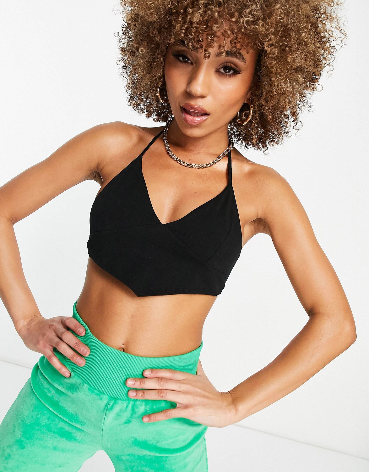 

Черный топ с бретелью через шею и шарфом по краю ASOS DESIGN