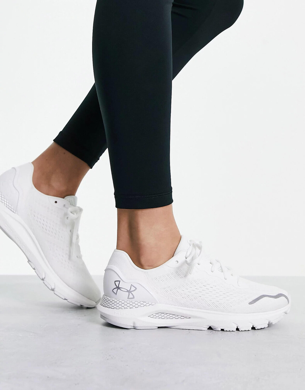 

Кроссовки Under Armour HOVR Sonic 6, белый