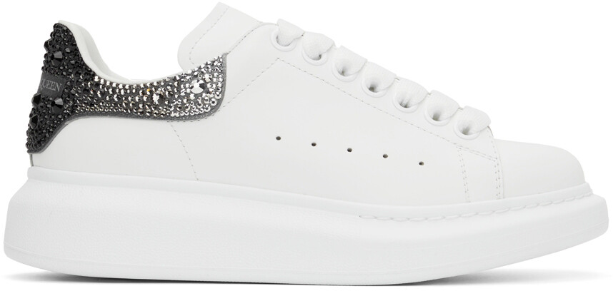 

Бело-черные массивные кроссовки Alexander McQueen