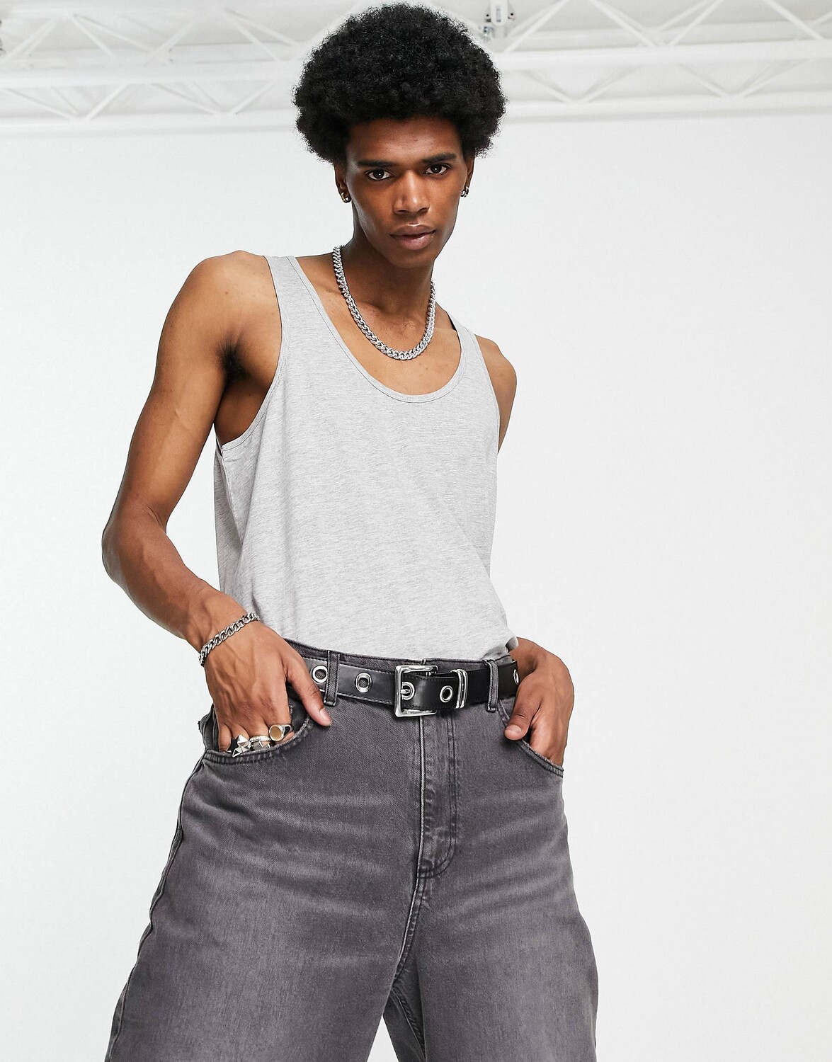 

Серый меланжевый жилет с круглым вырезом ASOS DESIGN