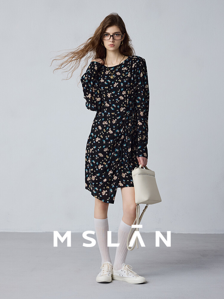 

Платье короткое Mslan с подплечниками, черный