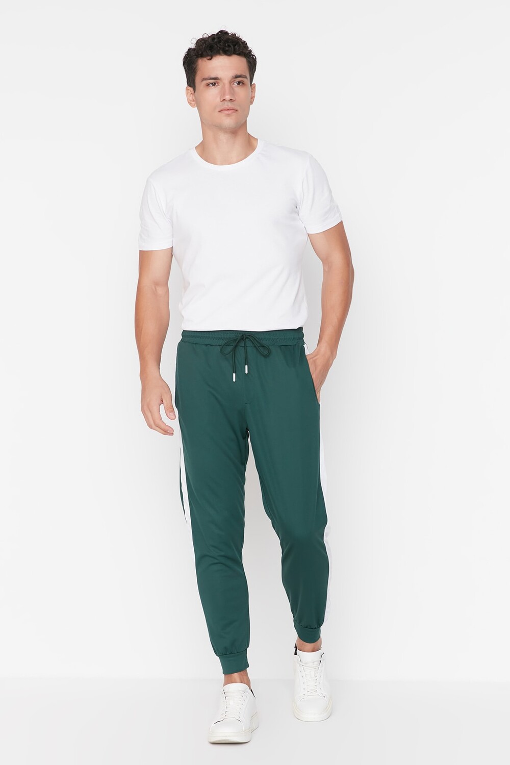 

Спортивный костюм TRENDYOL MAN, зеленый
