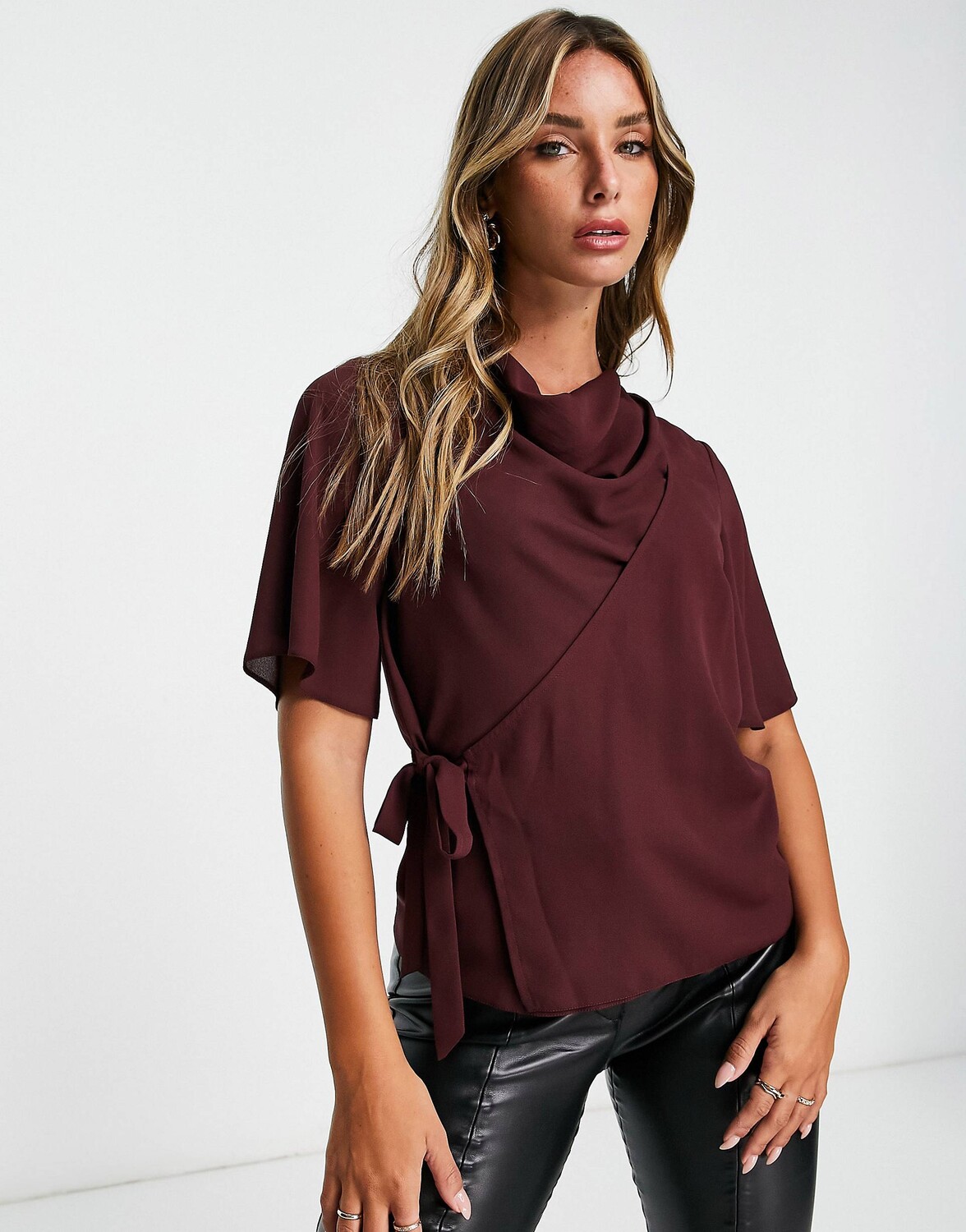 

Винный топ с драпировкой и завязкой на шее ASOS DESIGN