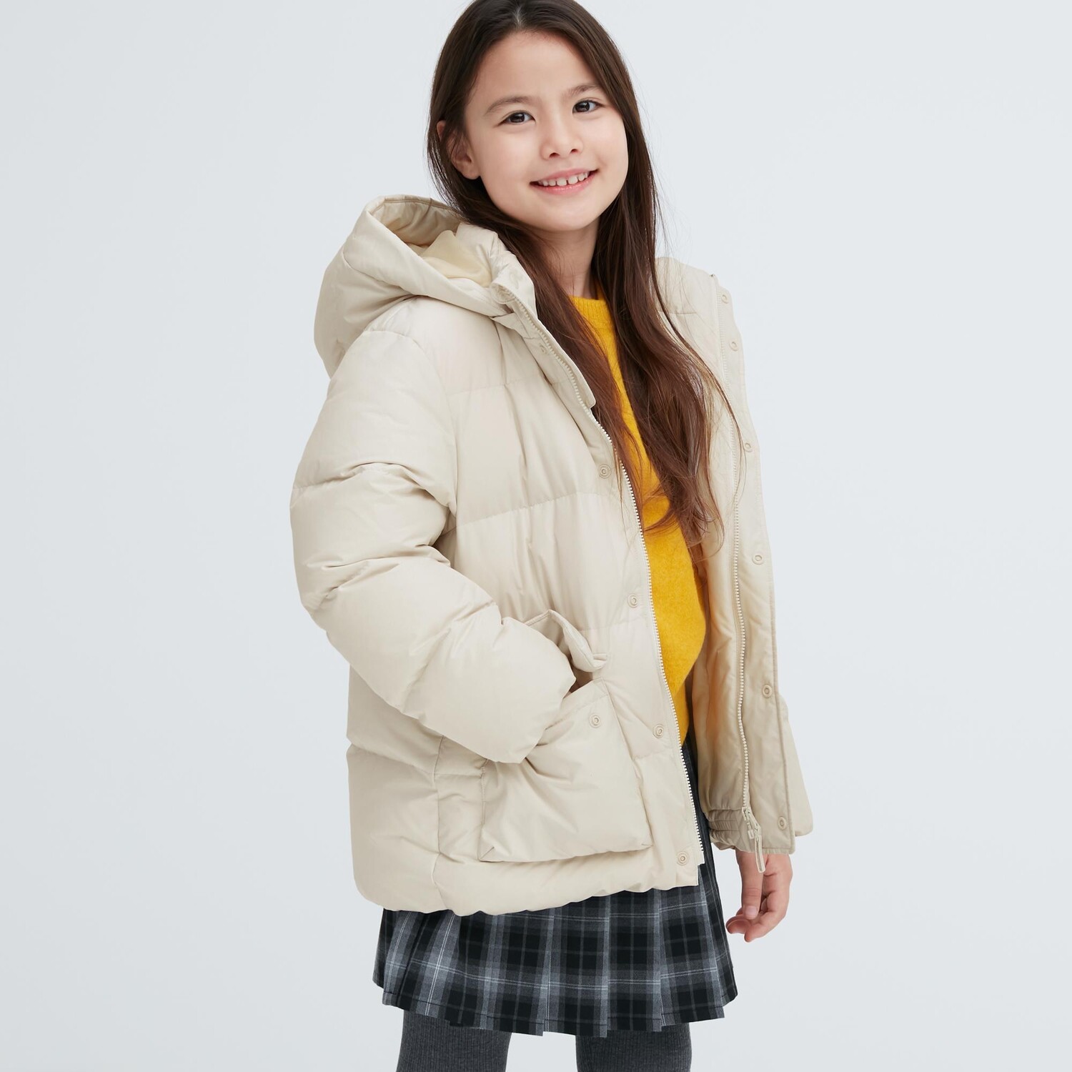 

Куртка Uniqlo детская с карманами и капюшоном, молочный