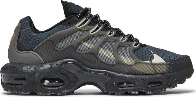 Air max plus black and white and brass best sale