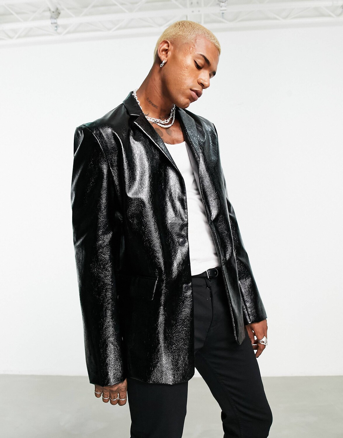 

Черный виниловый пиджак из искусственной кожи ASOS DESIGN