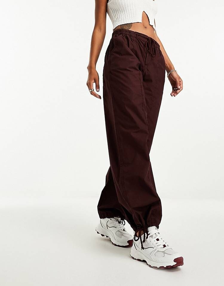 

Брюки-карго ASOS DESIGN Parachute With Seam Detail, темно-красный