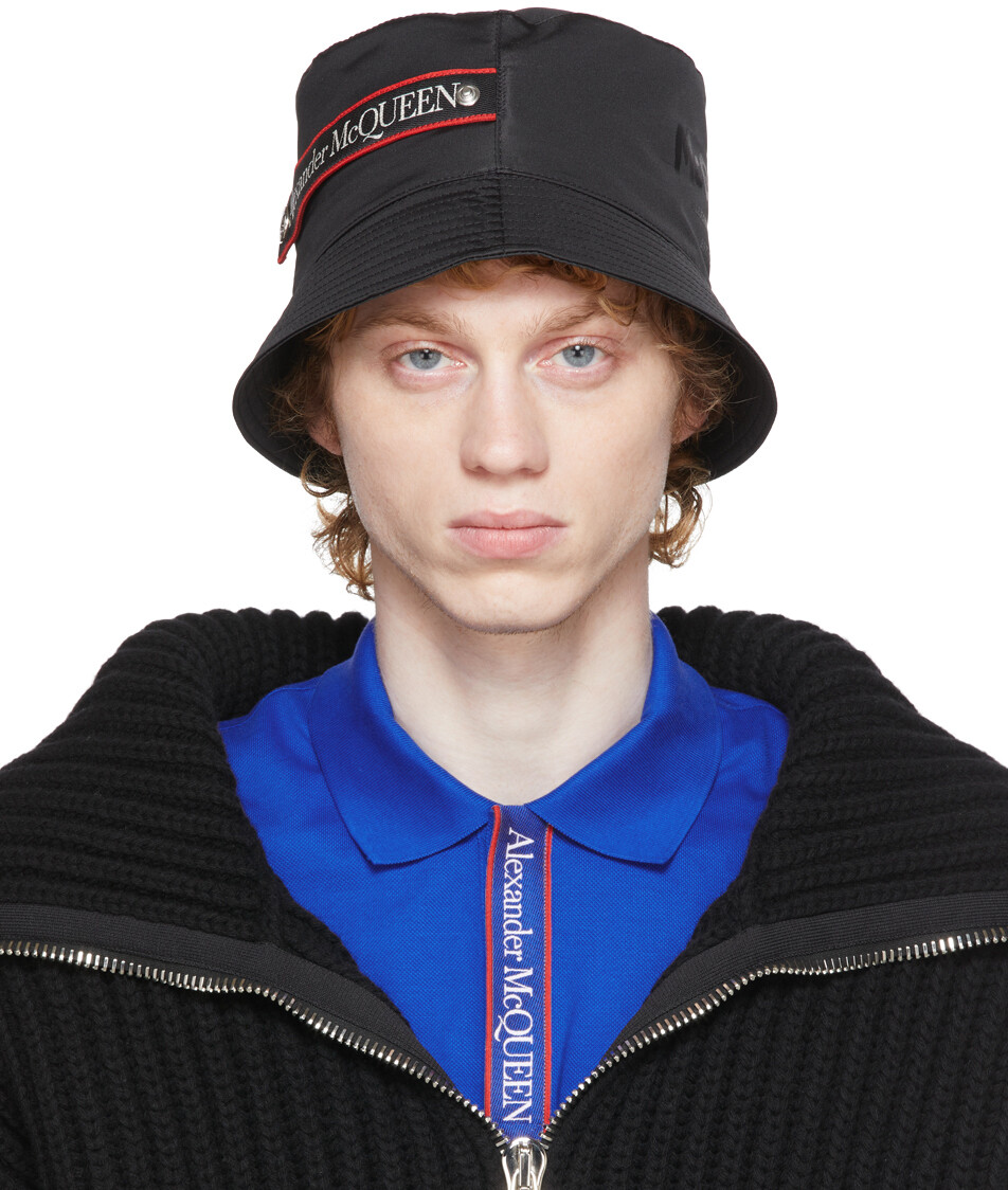 

Черная панама с логотипом в виде граффити Alexander McQueen