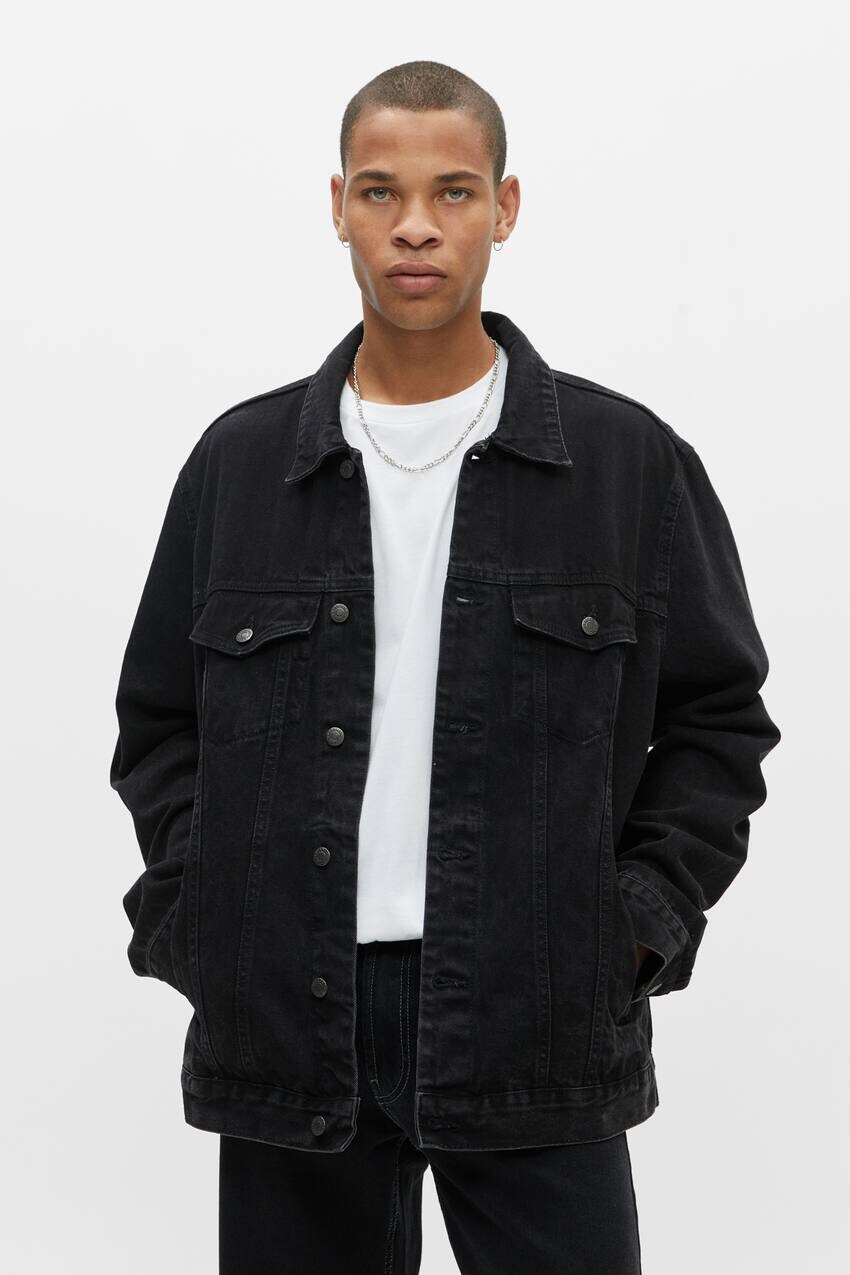 

Черная джинсовая куртка Pull&Bear, черный