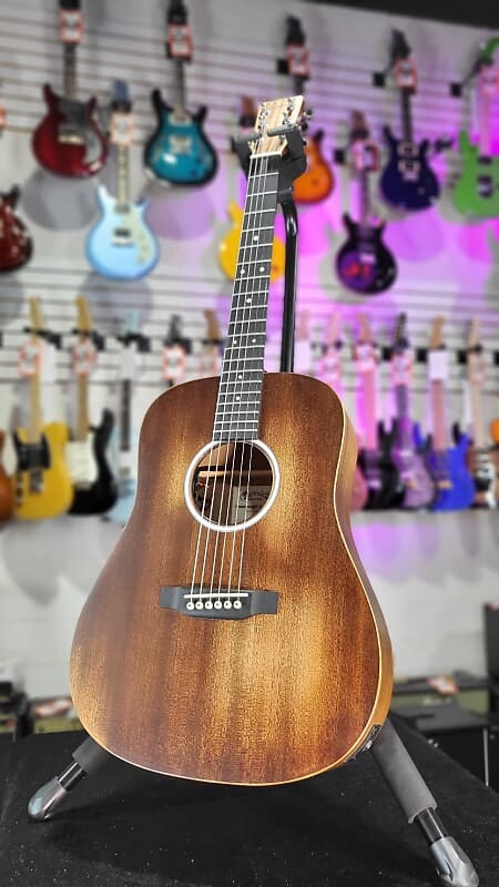 

Акустическая электрогитара Martin D Jr-10E StreetMaster - официальный официальный дилер *БЕСПЛАТНЫЙ PLEK ПРИ ПОКУПКЕ* 537 DJR-10E Streetmaster