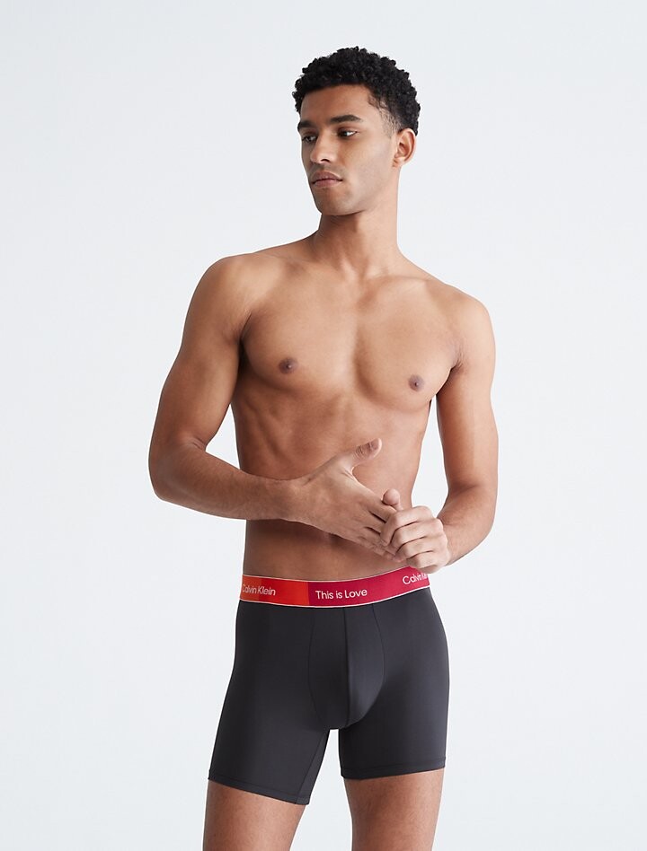 

Трусы-боксеры Pride This Is Love с цветными блоками Calvin Klein, черный