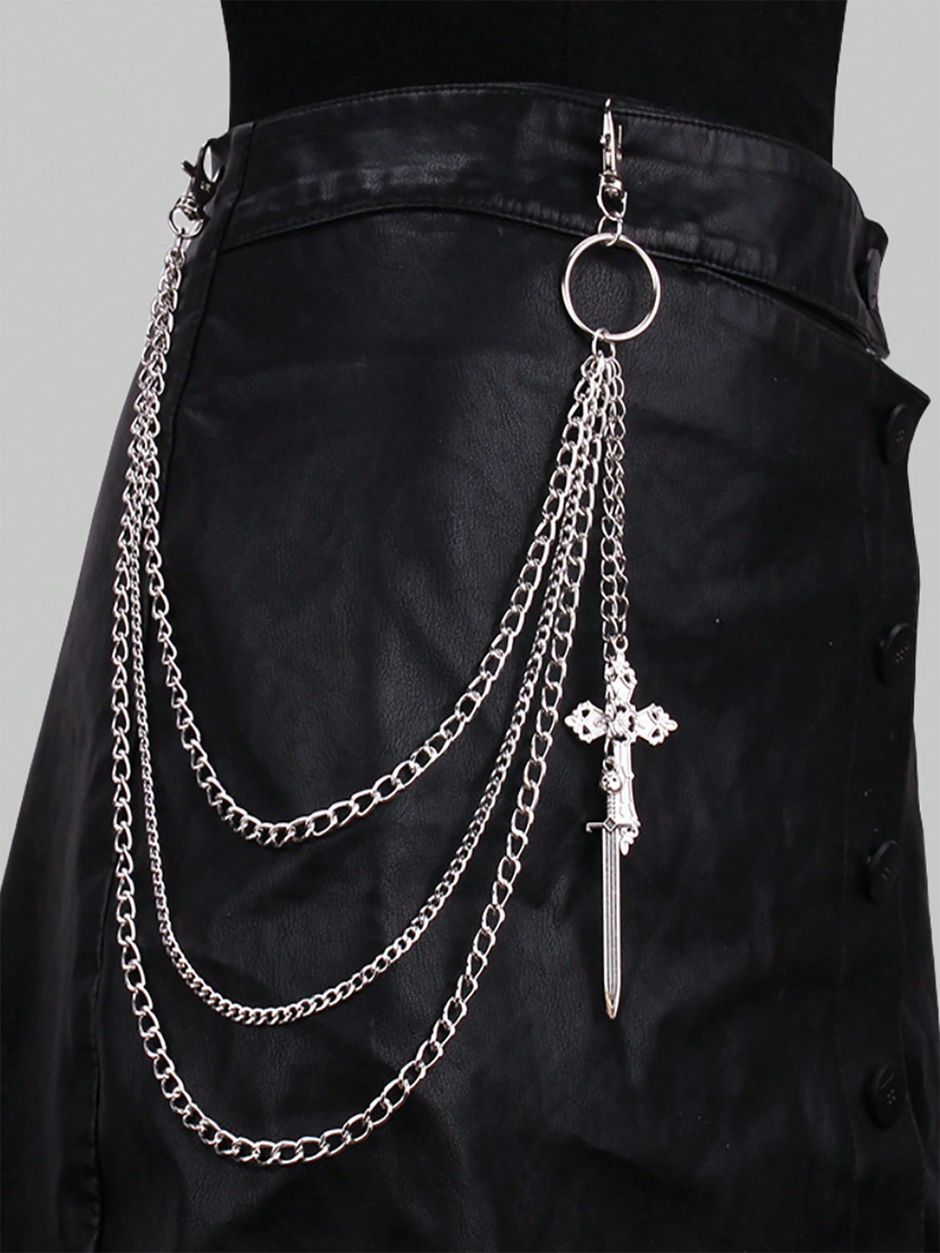 цена ROMWE Goth 1 шт. Женская многослойная цепочка для брюк с декором в виде меча и креста, серебро