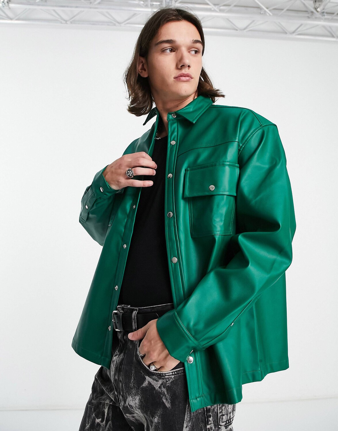 

Рубашка свободного кроя свободного кроя из зеленой кожи ASOS DESIGN