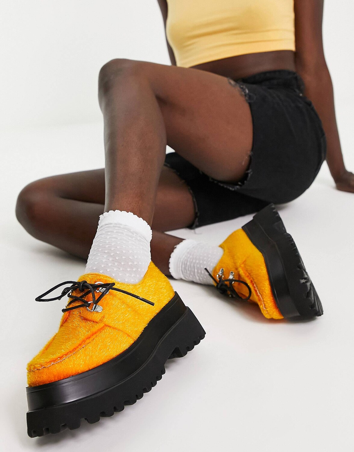 

Оранжевые массивные туфли на шнуровке на плоской подошве ASOS DESIGN Memphis