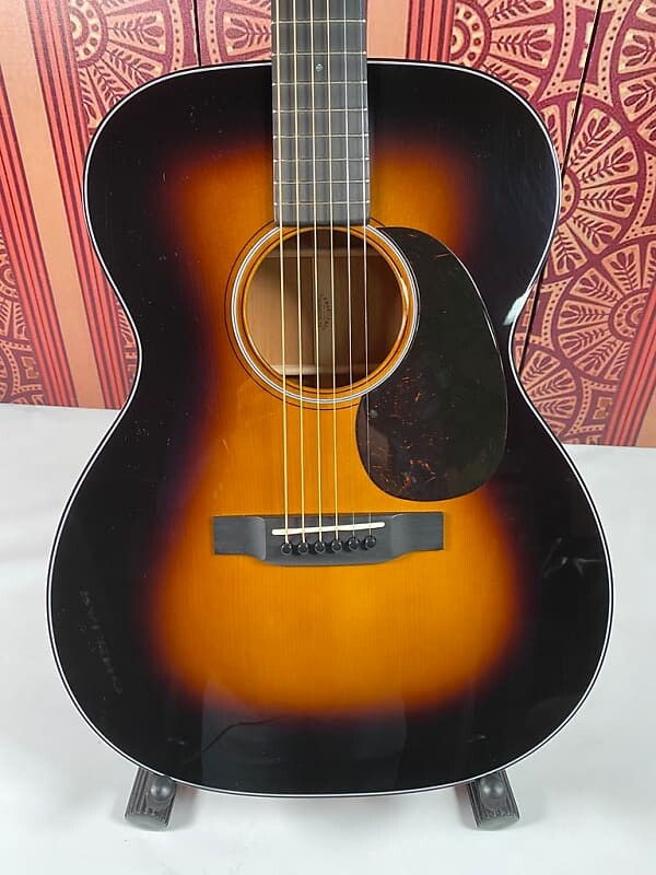 

Martin 000-14 Sinker Mahogany 2023 - Sunburst с OHSC Custom Shop 000-14 Sinker Mahogany