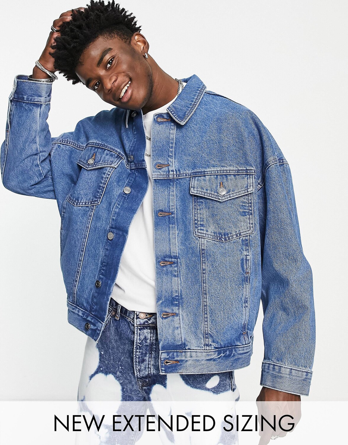 

Синяя джинсовая куртка оверсайз ASOS DESIGN средней потертости