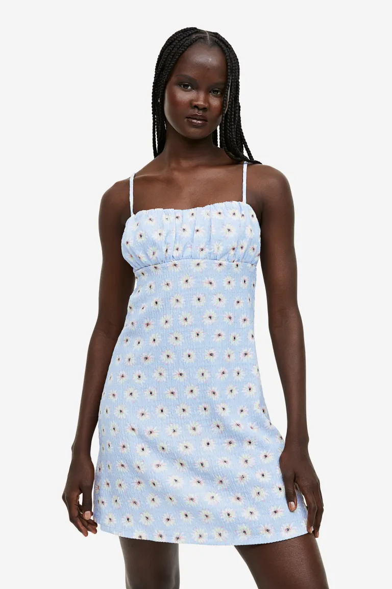 Мятое трикотажное платье H&M, синий платье короткое на тонких бретелях цветочный принт 40 бежевый