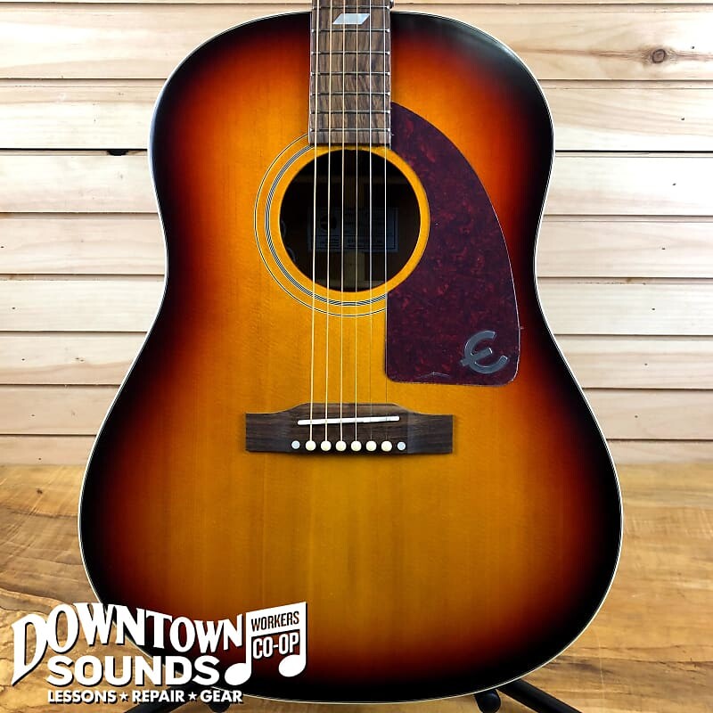 

Акустическая/электрическая гитара Epiphone Masterbilt Texan - Верхняя дека из цельной ели - Faded Cherry Sunburst MASTERBILT TEXAN A/E - FADED CHERRY