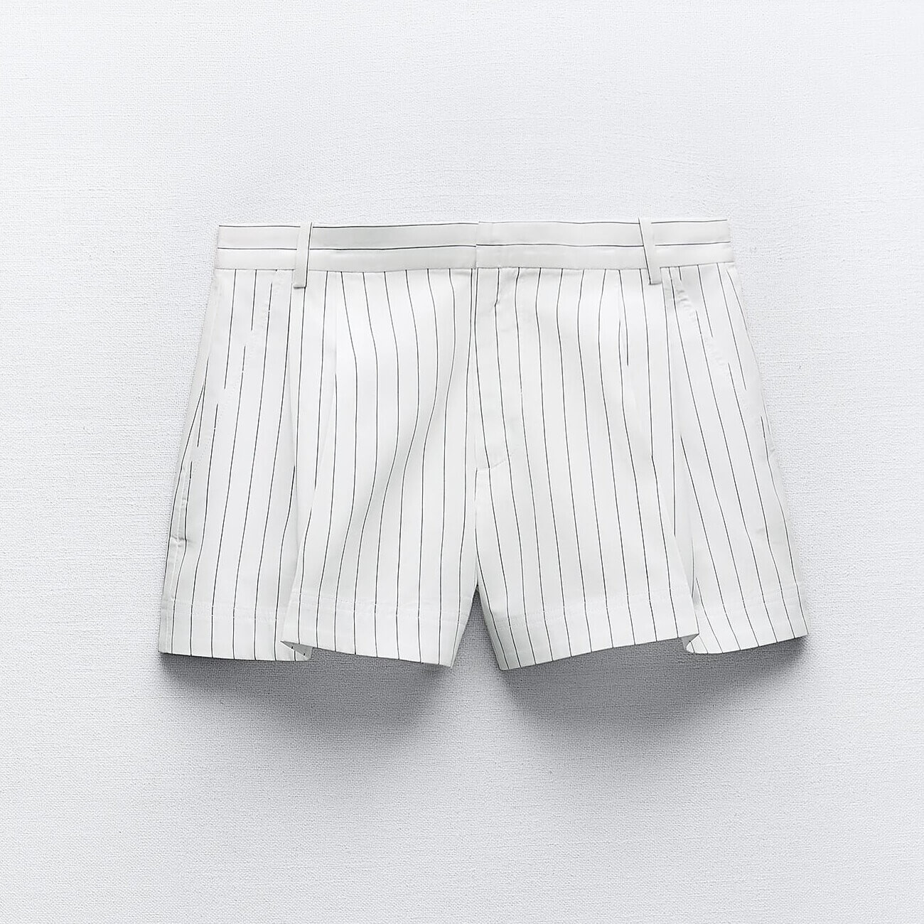 

Шорты Zara Striped Mini, белый/темно-синий