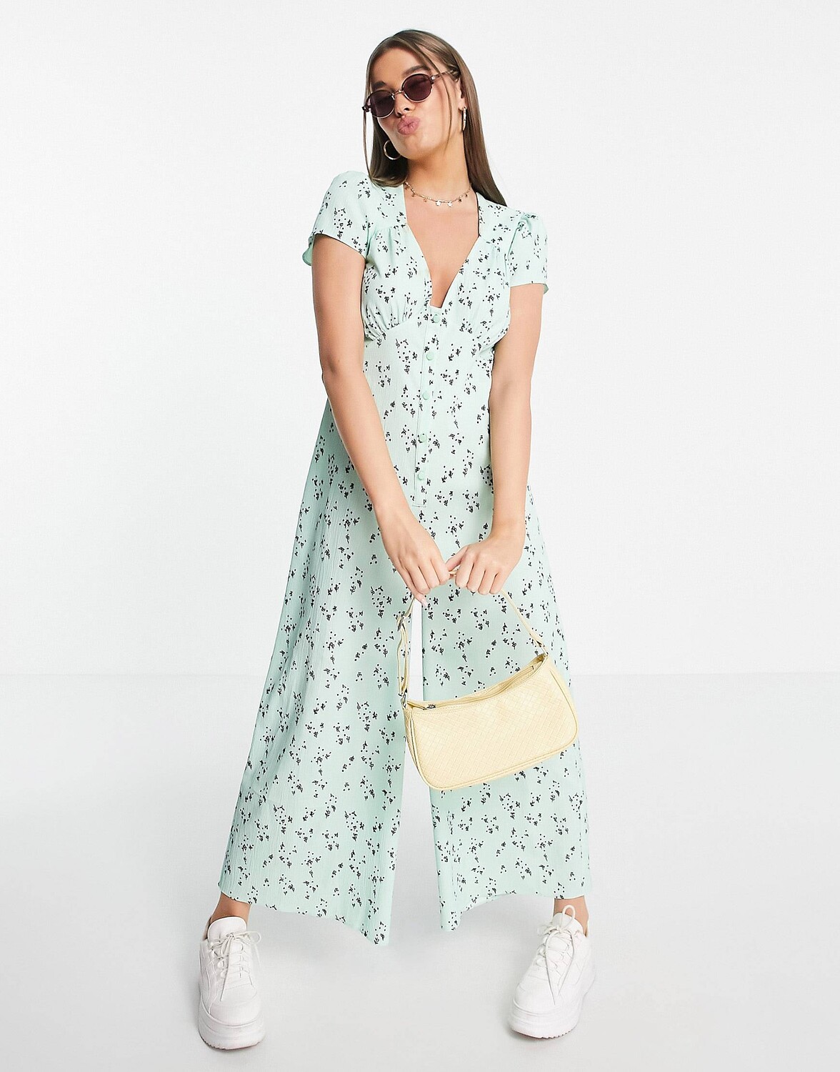 

Серый комбинезон с пуговицами спереди ASOS DESIGN