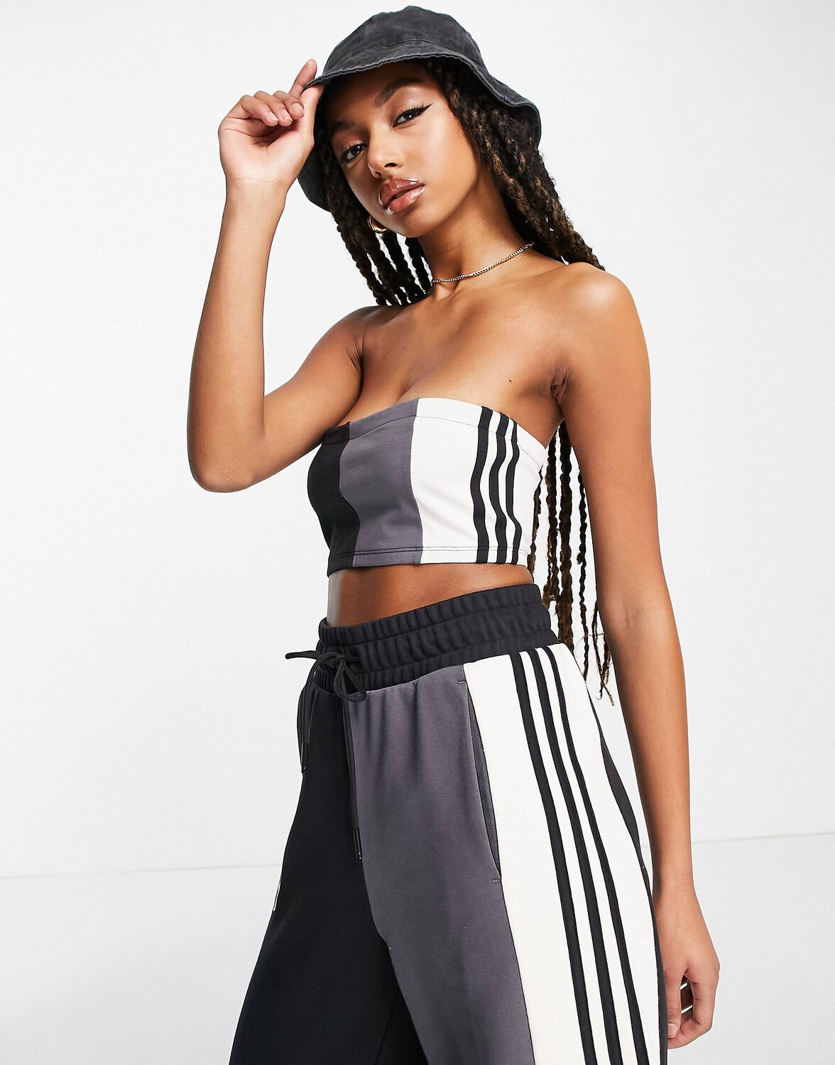 

Черный топ-бандо в стиле колор-блок adidas Originals 'Summer Rave'