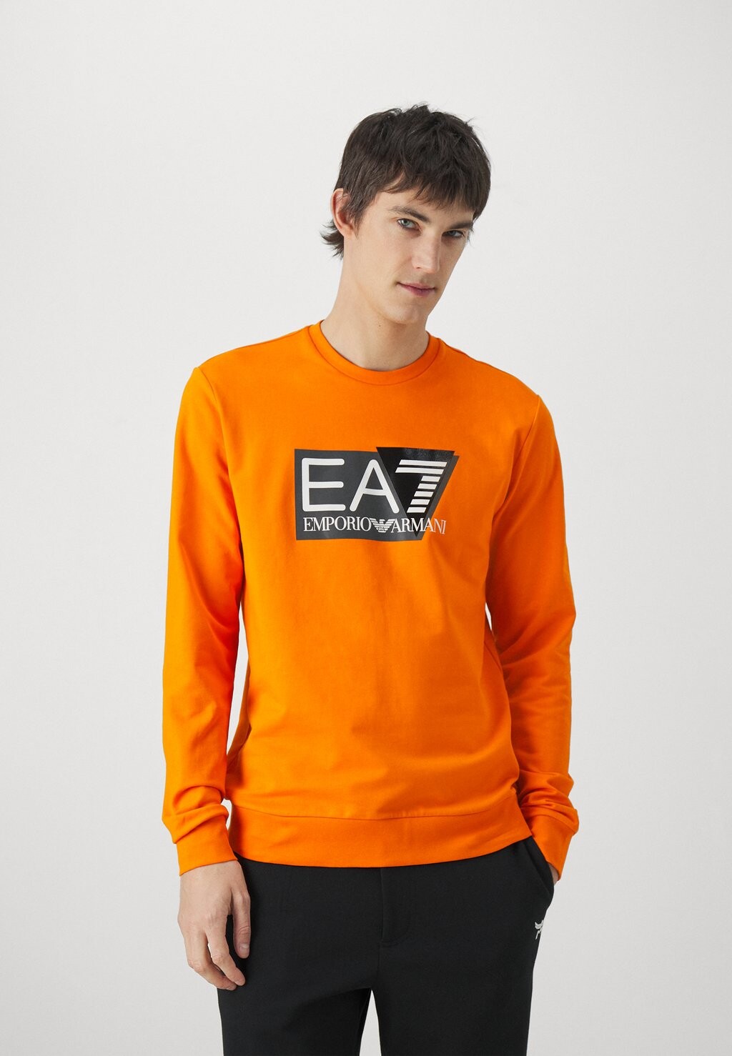 

Свитшот EA7 Emporio Armani, средний оранжевый