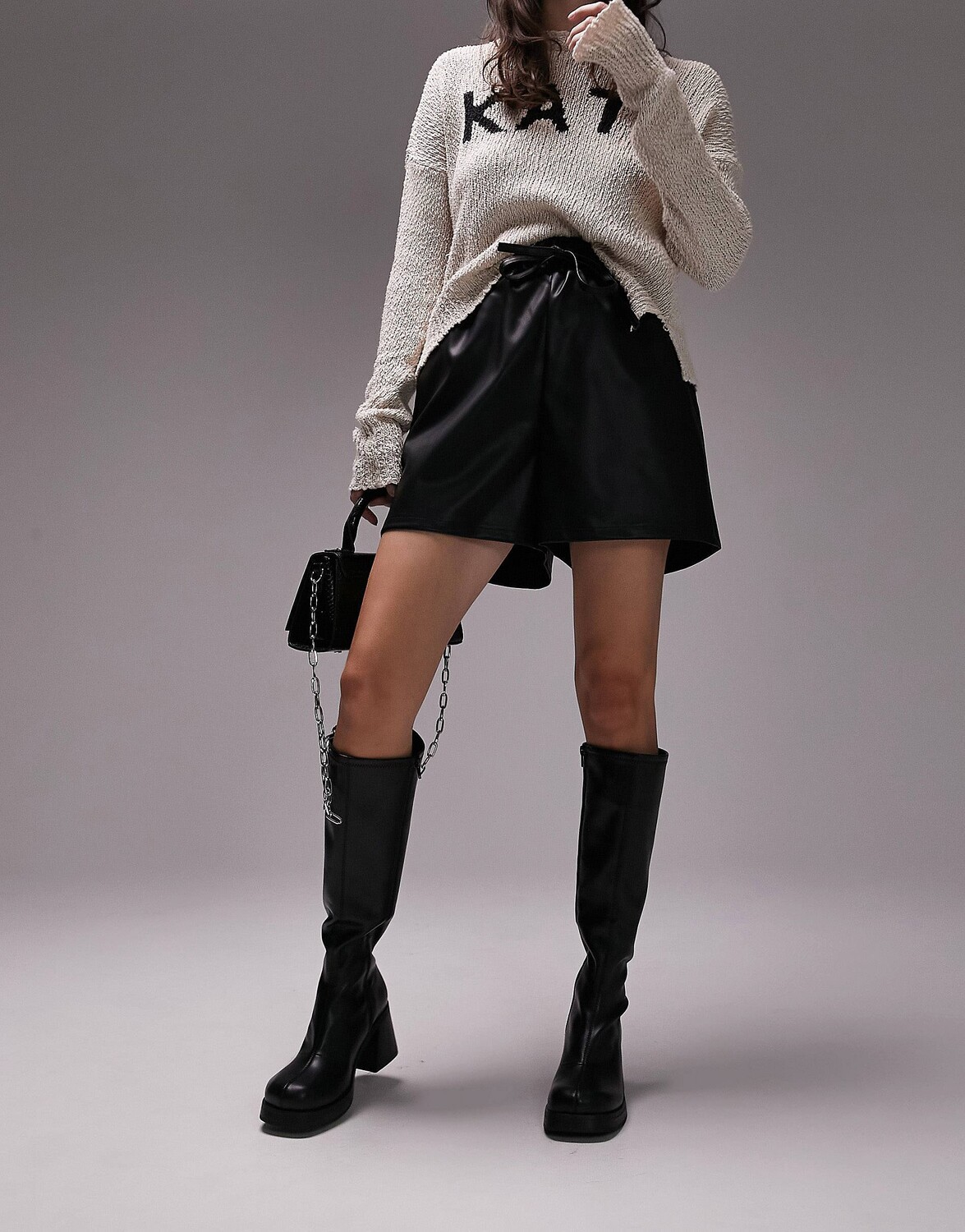 

Черная короткая поясная сумка из искусственной кожи Topshop, Черный