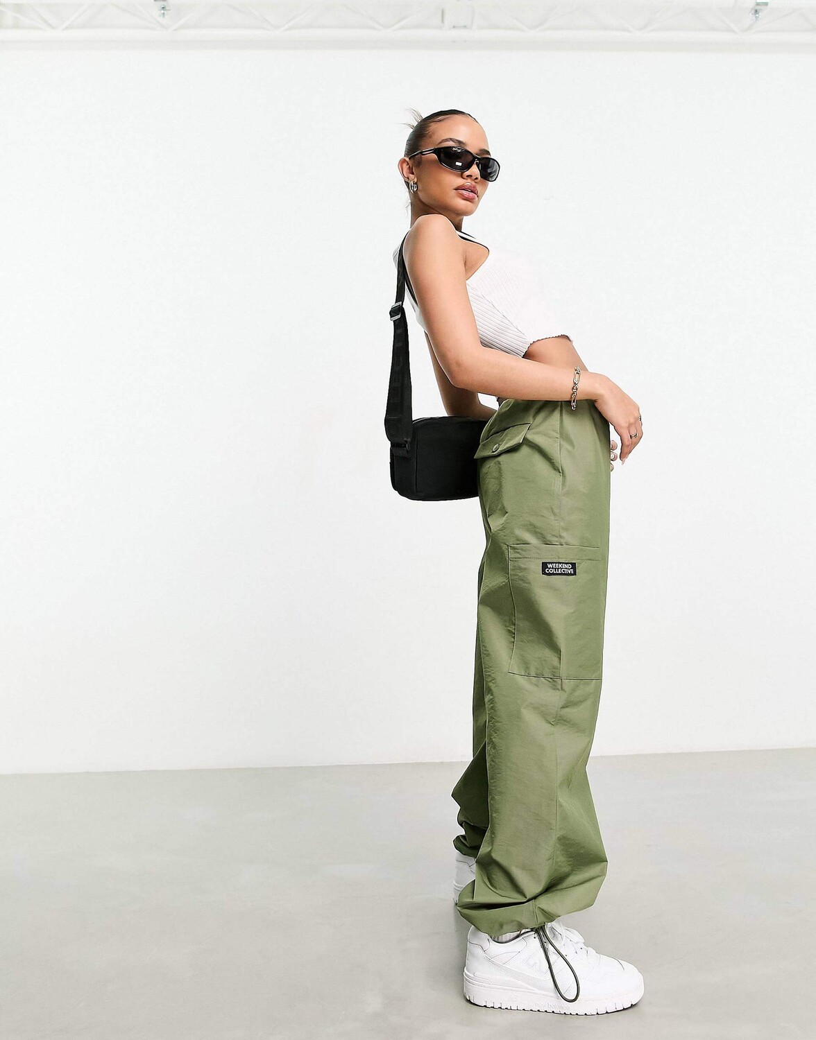 

Брюки-карго Asos Weekend Collective Parachute With Pocket, зеленый